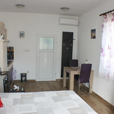 Jacqueline * ザダル