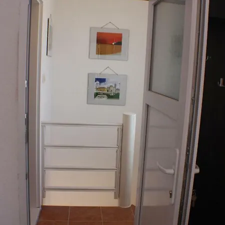 Jacqueline ザダル