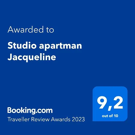 Jacqueline Apartment *