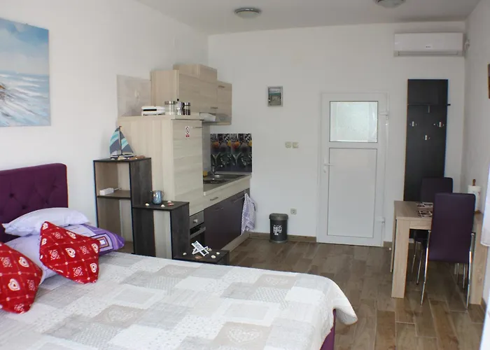 Jacqueline Apartament